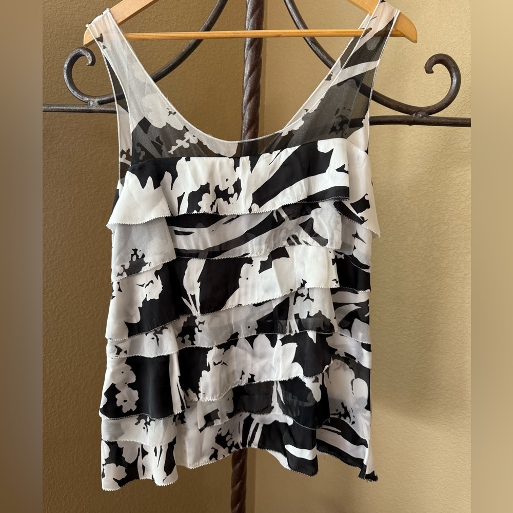 Black and White Floral Sleeveless Top